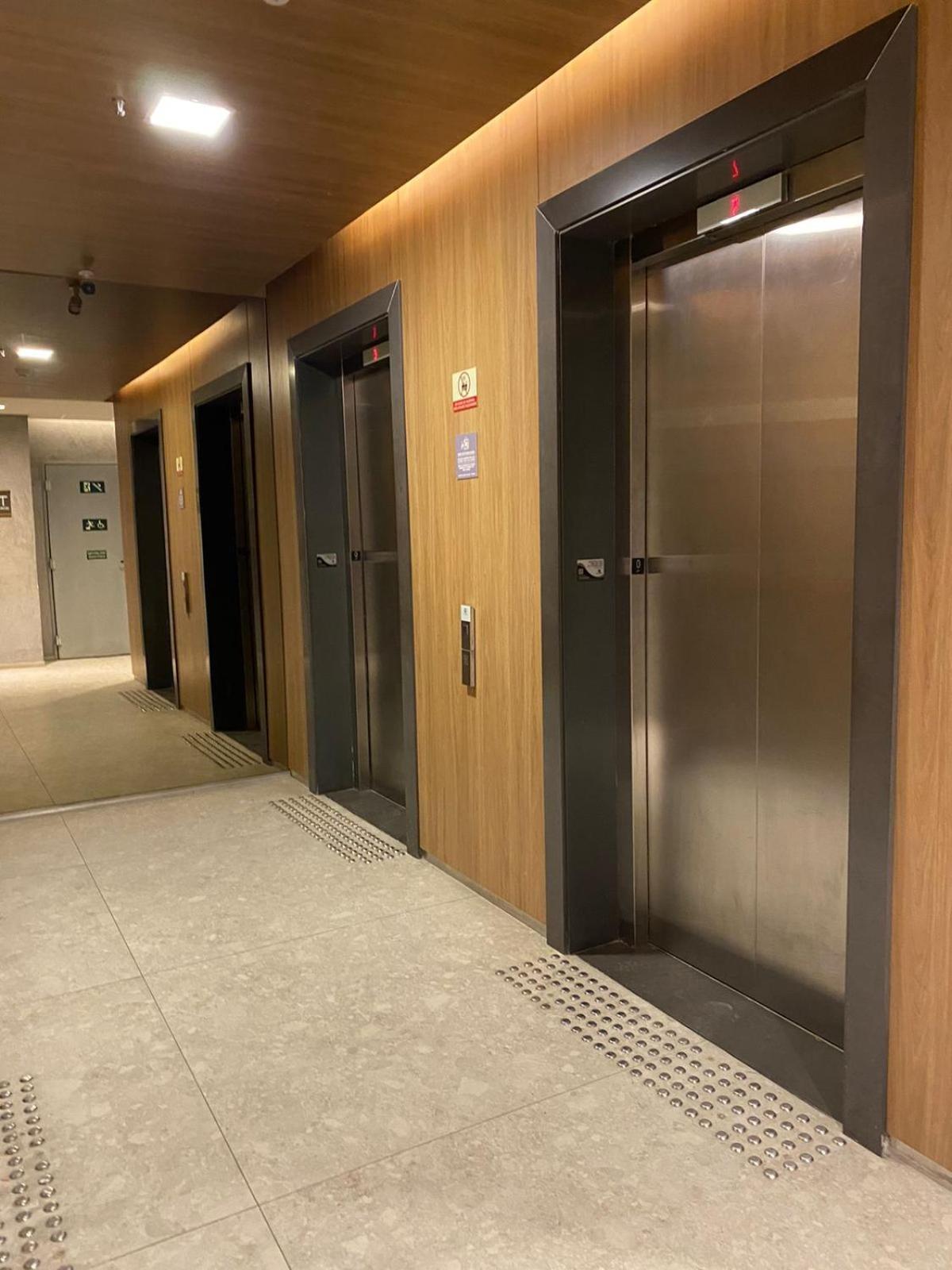 Apartamento St 1003 Luxo -centro, Piscina, Academia, Sala Reuniao Río de Janeiro
